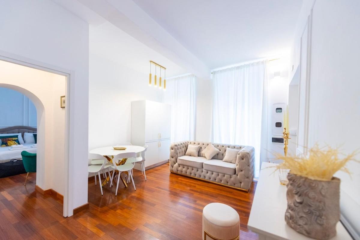 Trevi Fountain Superior Apartment